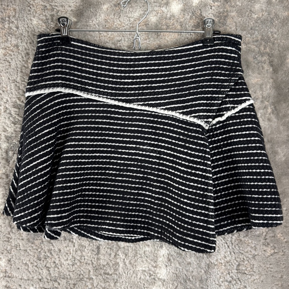 Free People Size 8 Striped Mini‎ Flared Skirt Black White Casual Lined Knit